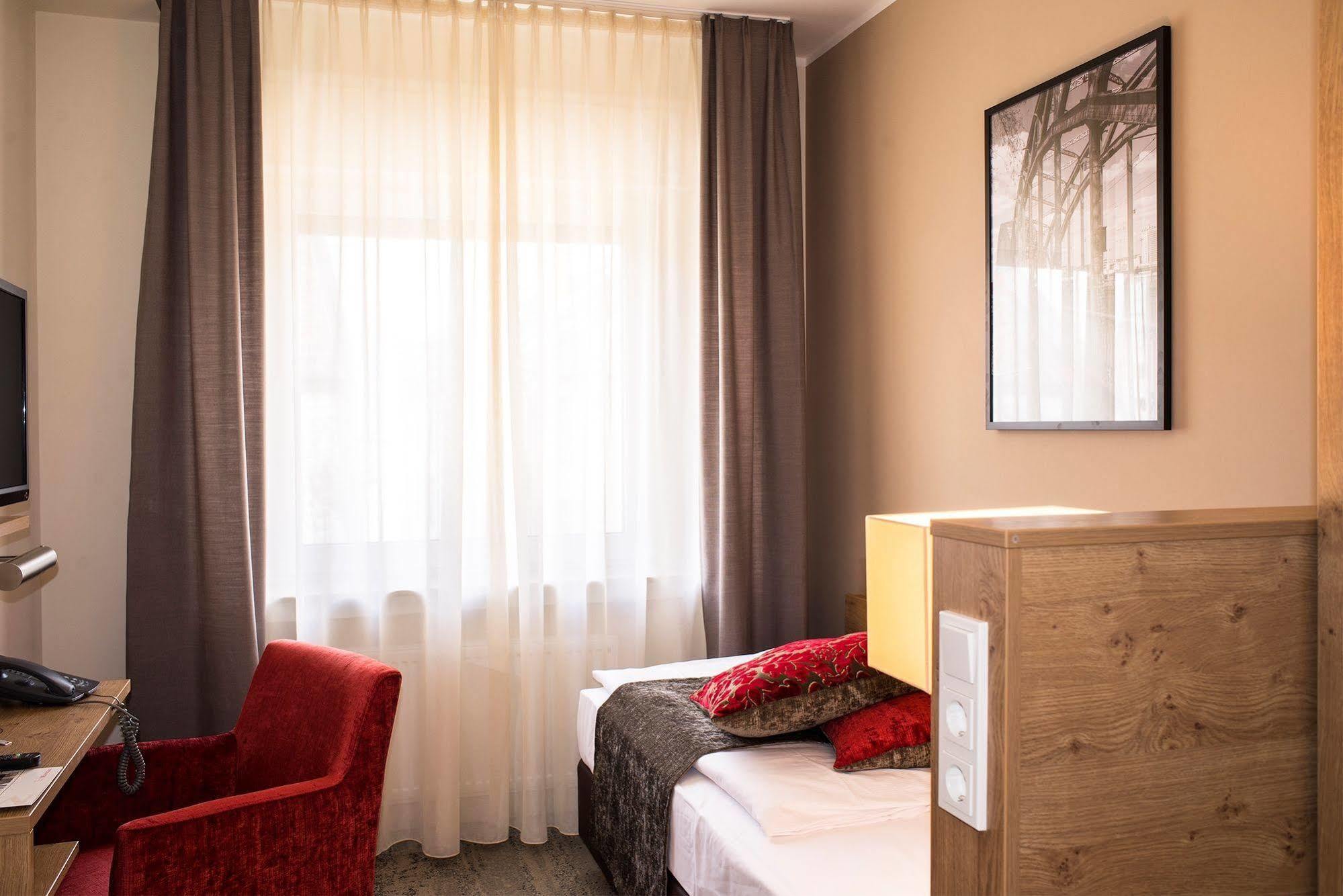 Maingau Hotel Франкфурт-на-Майне Экстерьер фото