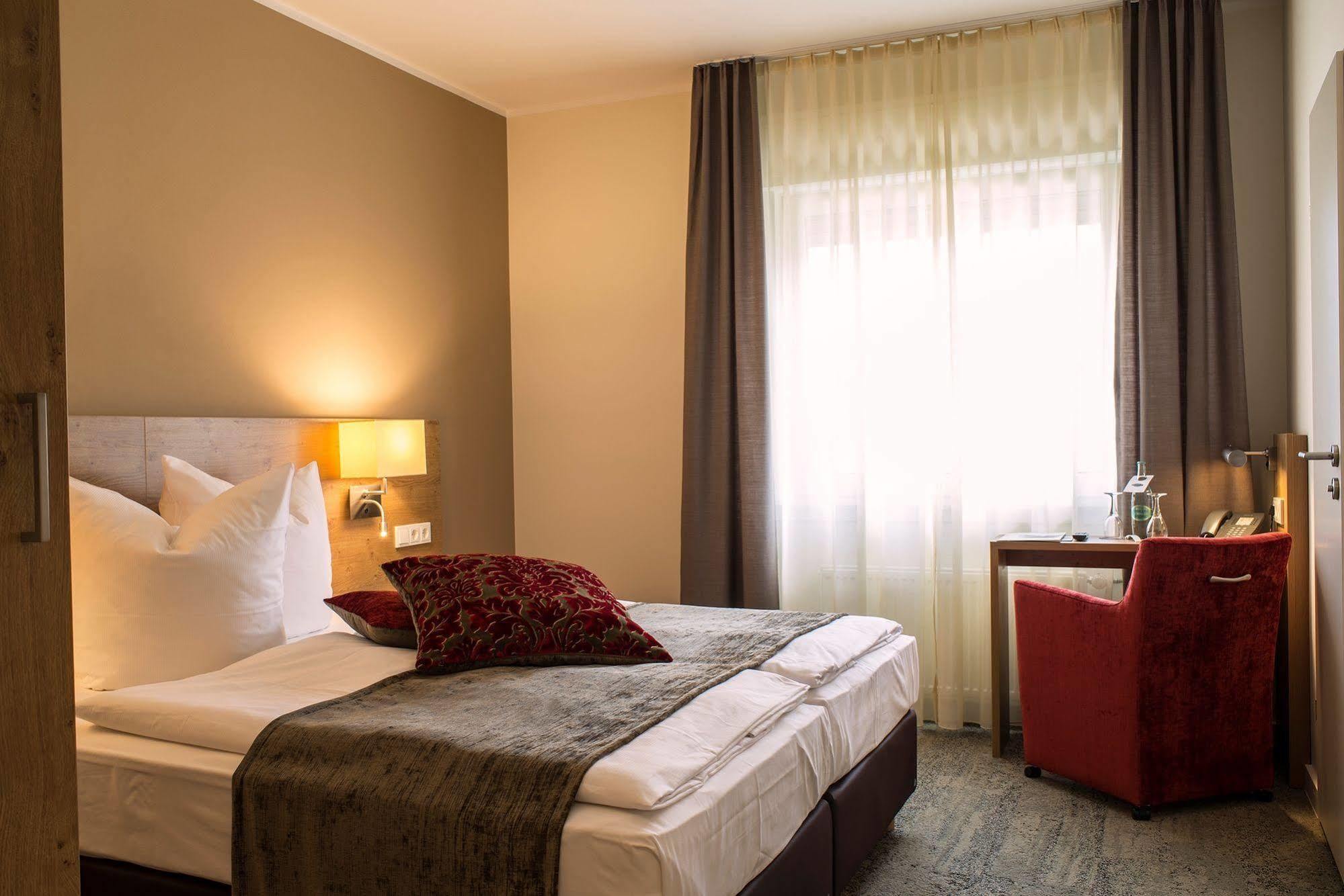Maingau Hotel Франкфурт-на-Майне Экстерьер фото